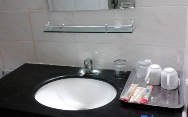 Yimeng Hotel (Songjiang Sijing Park)