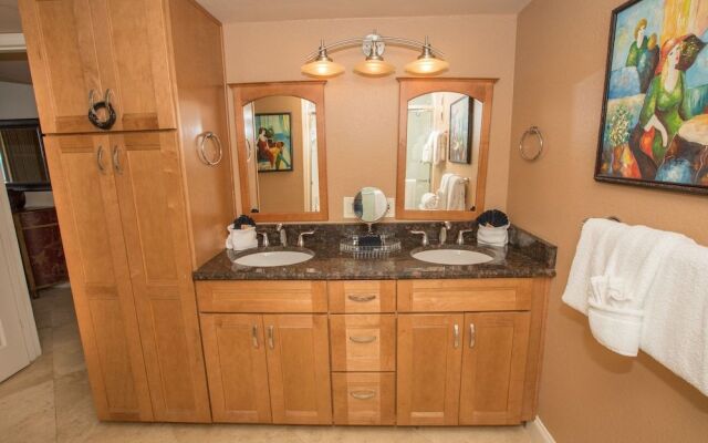 Shoreline Towers 1052 2 Bedroom Condo by RedAwning