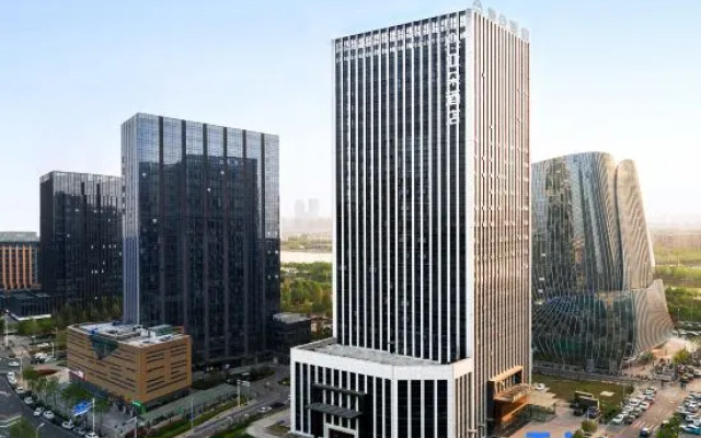 Atour Hotel Zhengzhou East Station Longzi Lake