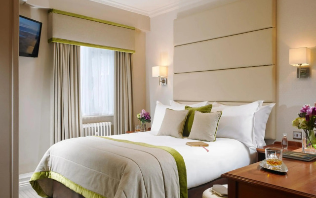 Buswells Hotel