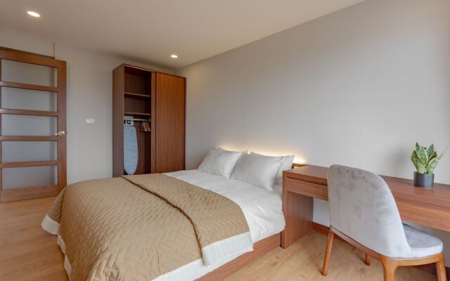 Moon West Lake Serviced Apartment