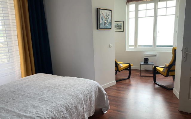 Duplex apartment in a prime seafront location, Treboul, Douarnenez