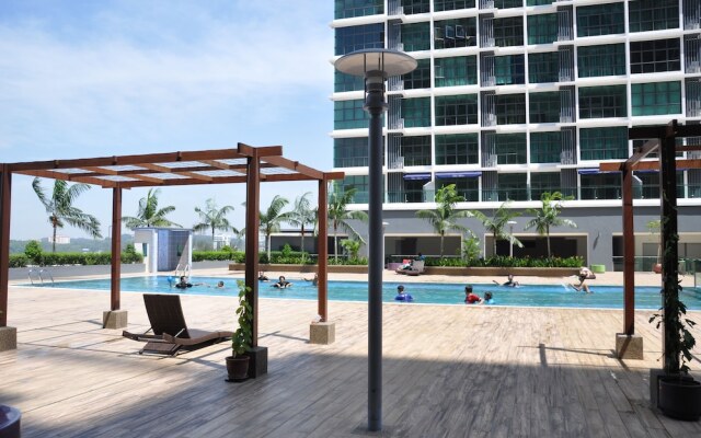 Lawang Suite Apartment With Balcony
