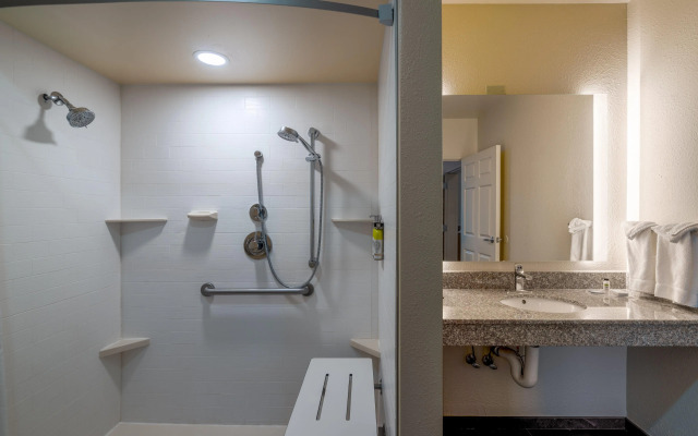 Staybridge Suites Memphis - Poplar Ave East by IHG