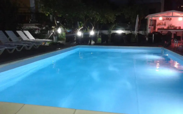 Alkyon Aparthotel