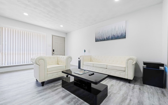 Leandro Apartments