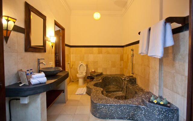 The Junno Villa