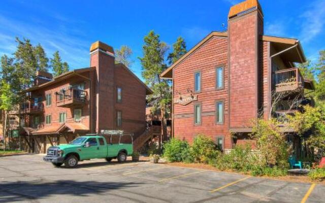 Lance'S West 7 Condominium