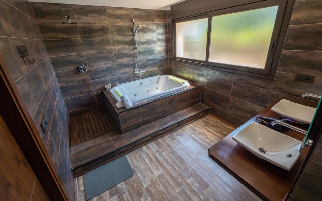 Villa con 2 piscinas