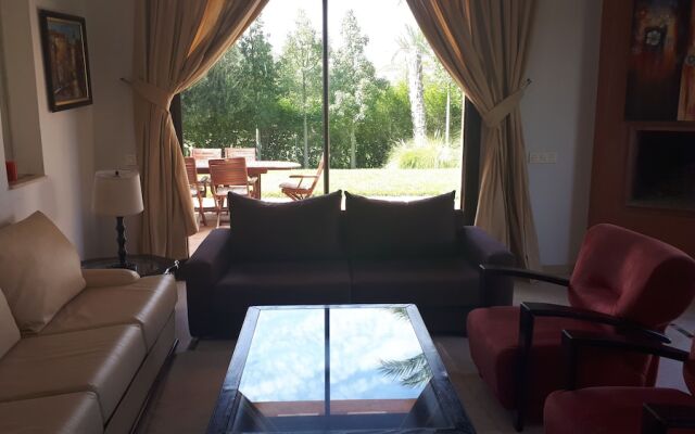 Apple Villa