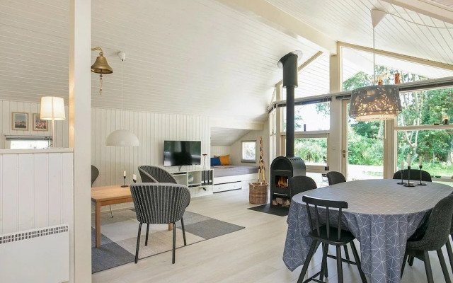 8 Person Holiday Home in Martofte