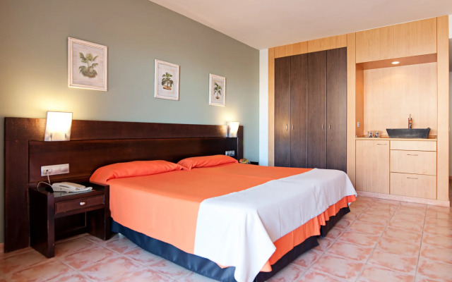 LIVVO Lago Taurito Hotel & Aquapark All Inclusive
