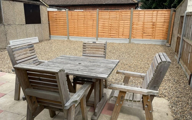 Gerrard Grove is Lovely 2-bed Bungalow in Clacton