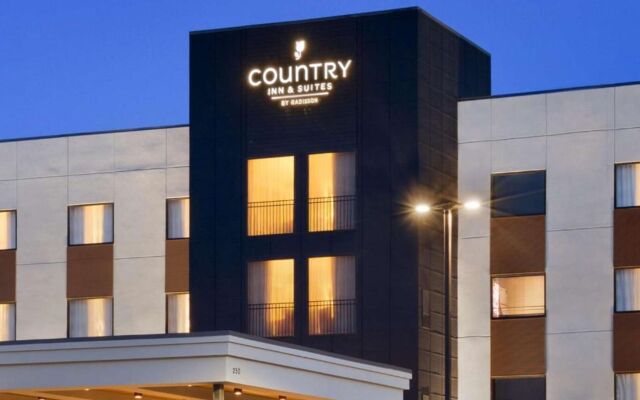 Country Inn & Suites by Radisson, Garden City, KS