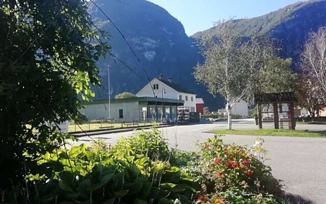 Adventure hotel & GuestHouse Eidfjord NEW