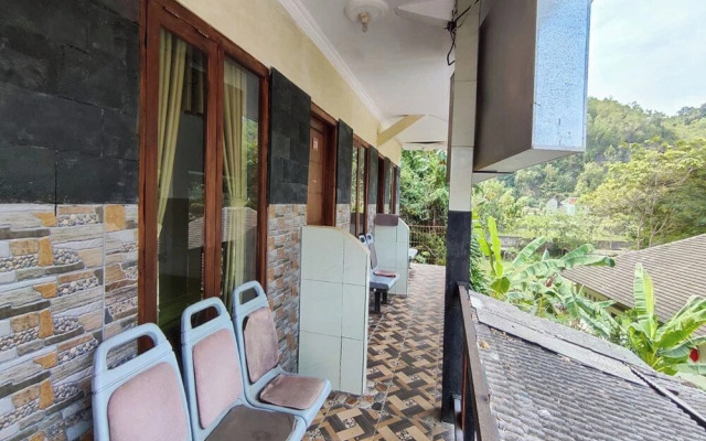 OYO 94016 Homestay Baronsari