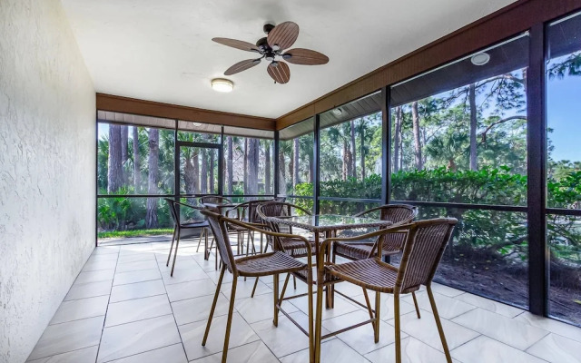 Yellow Pine Duplex Close to Pool & Tennis