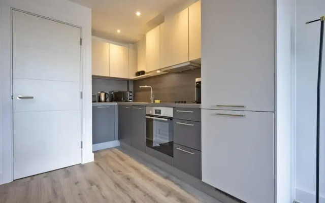 Seven Living Ashford - Luxury Studio Apartment