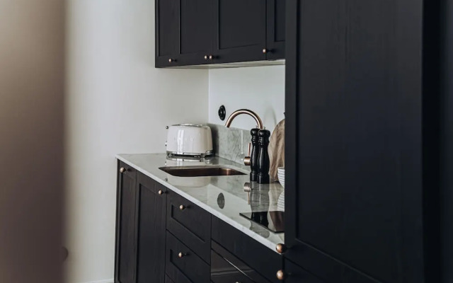 Ocho Suites & Kitchen