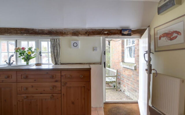 Old Cobblers Cottage At Kings Head House