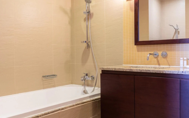 Palm Jumeirah Luxury w Private Beach Atlantis View