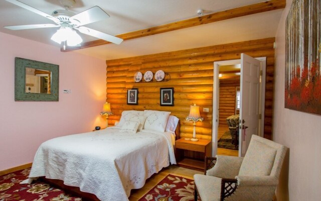 Quarter Horse Inn / Heather Room