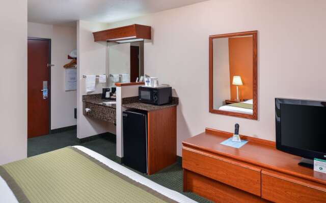 Travelodge Suites by Wyndham Newberg