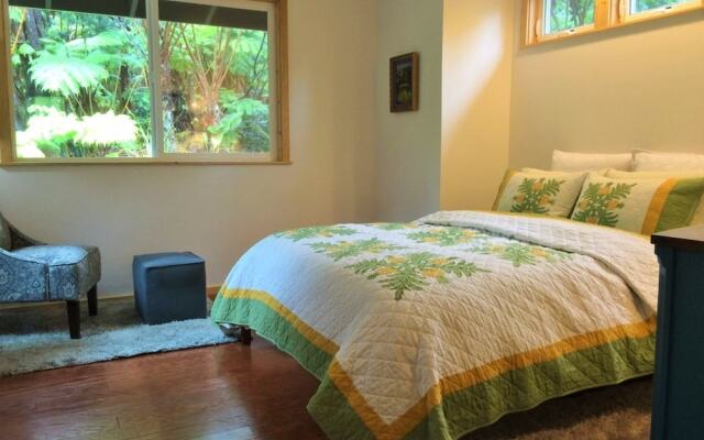 Hale OnaOna by Hawaii Volcano Vacations