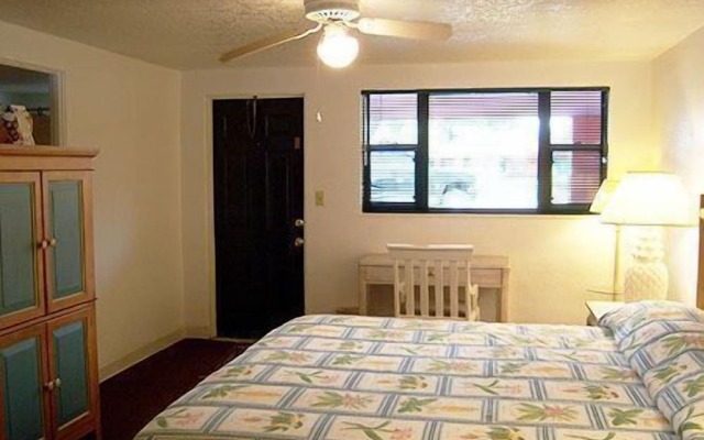 Lake Roy Beach Inn