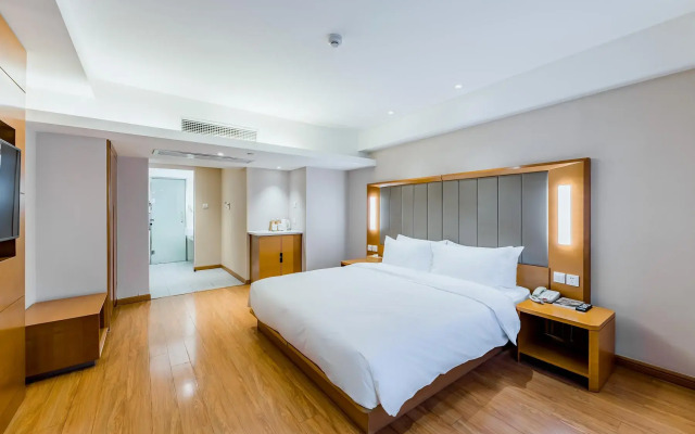 JI Hotel Shanghai Yan'an Road