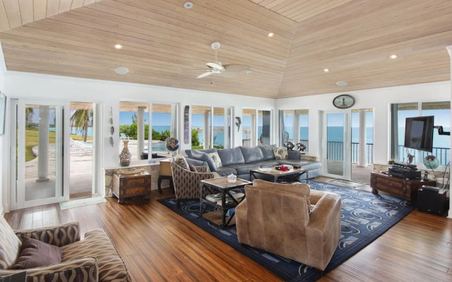 Neptune Cove 5 Bedroom Home