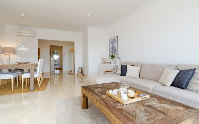 Lovely Apartment With Shared Pool