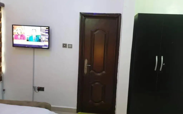 Well furnished and spacious 2 bedroom apartment