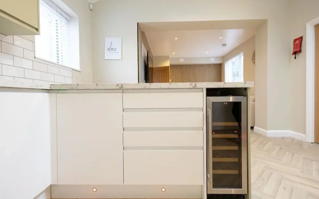 Bath Bliss Retreat - 7 Bedroom House