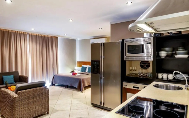 Luxury Studio Rough Scad at Den Laman