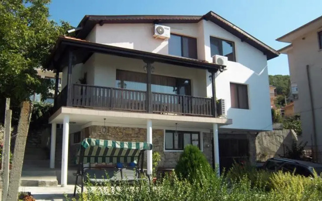 Apartments Bachvarovi