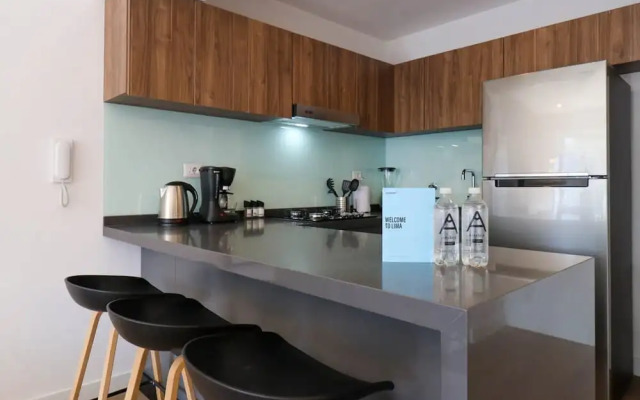 w Fascinating 1BR With Balcony in San Isidro