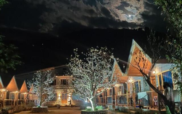 Winterfell The Stay, Unique River Front Resort