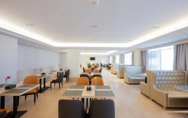 Vienna International Hotel (Wuhan Miaoshan Institute of Technology)