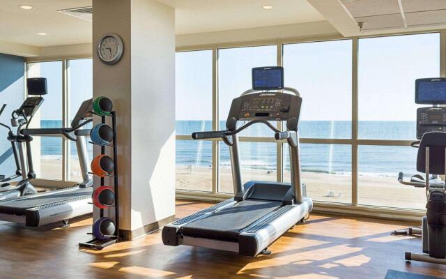Comfort Suites Beachfront