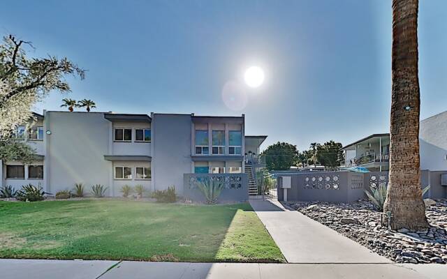 4916n73r 2 Bedroom Townhouse