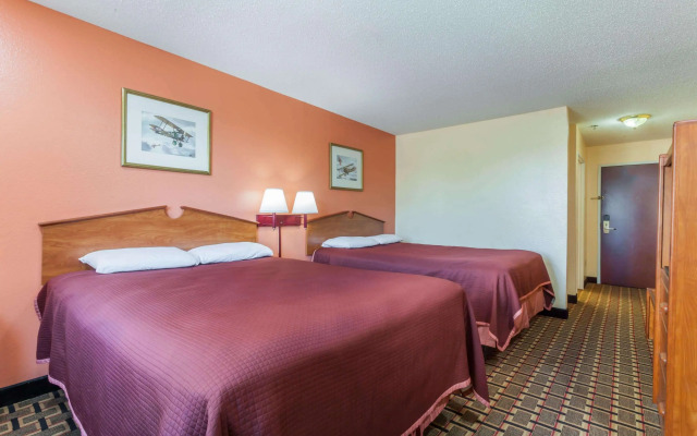 Howard Johnson by Wyndham Airport