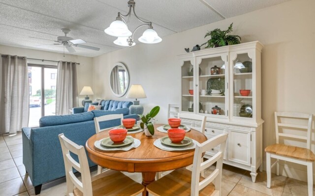 Ocean and Racquet 8110