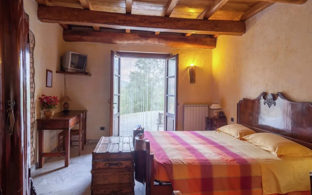 Farmhouse in Aulla With Private Pool