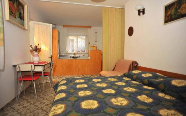 Apartments Piv - 10 m from beach