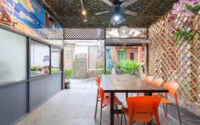 Shenzhen Jiaochangwei Bird's Nest Sea Side Guesthouse
