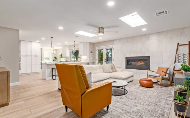 Citrus Grove Heated Pool Putt Grn Gameroom