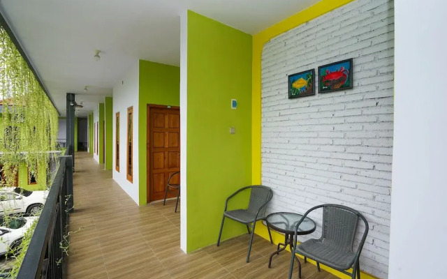 OYO 496 Eston House