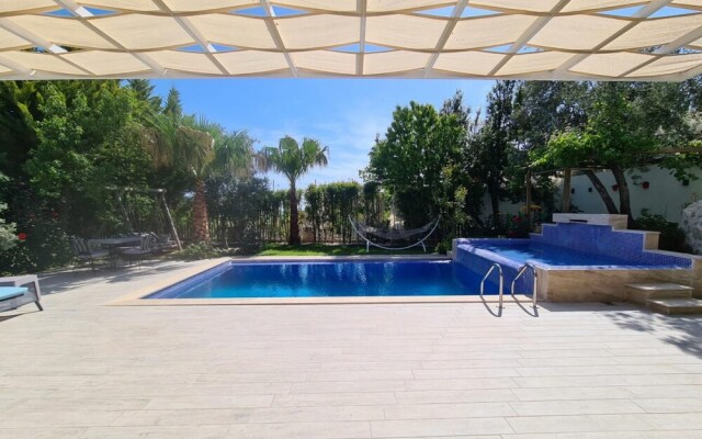 Villa With Jacuzzi Pool and Backyard in Kalkan