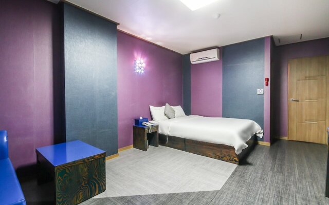 Hotel Lie